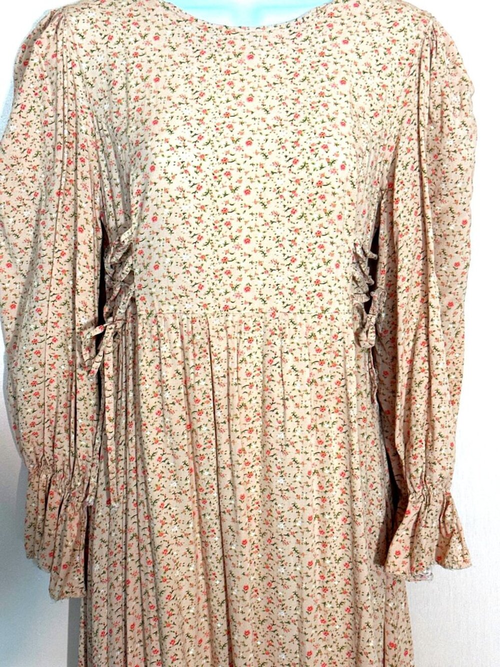 Cottage Ditsy Floral Maxi Dress Large Beige Ruffle Sleeve Side Ties Boho Prairie - Picture 6 of 10